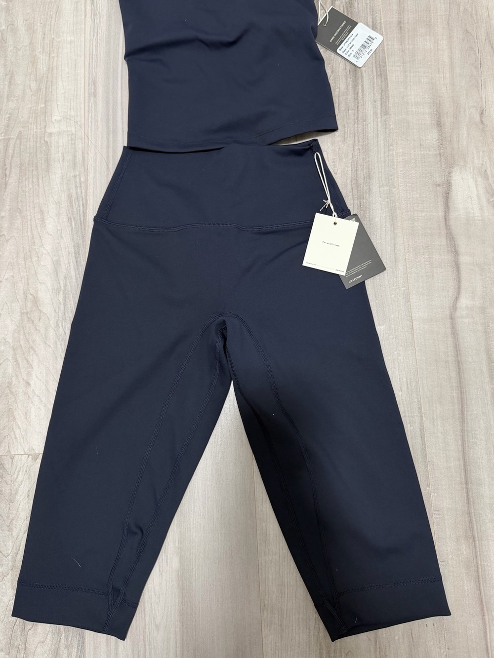 Set Active Indigo set. Lux capri leggings & Lux studio tank - Picture 3 of 5